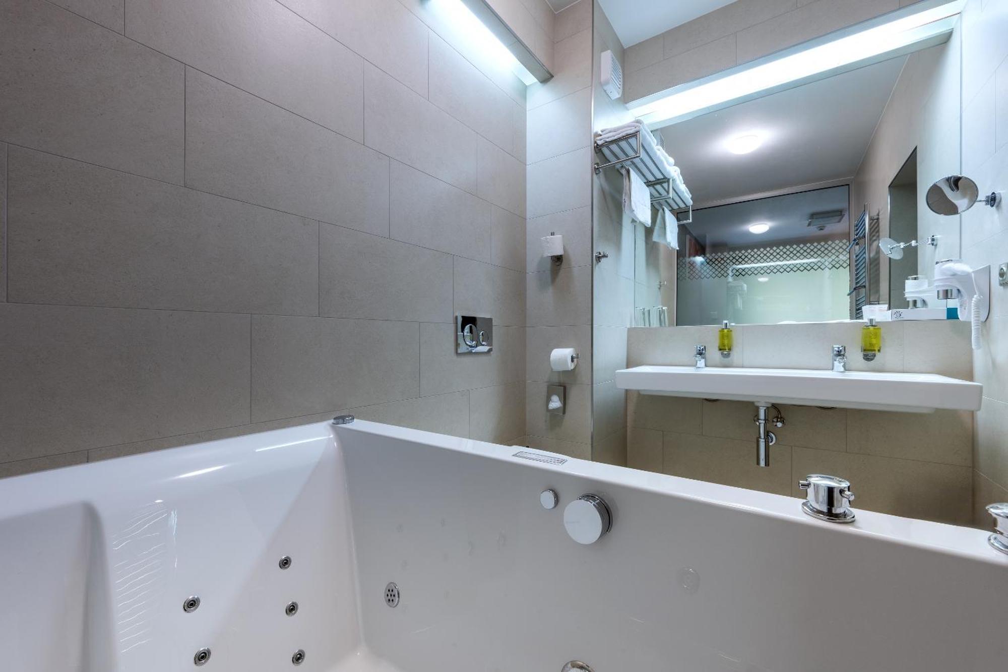 Hotel Jezerka Сеч Экстерьер фото